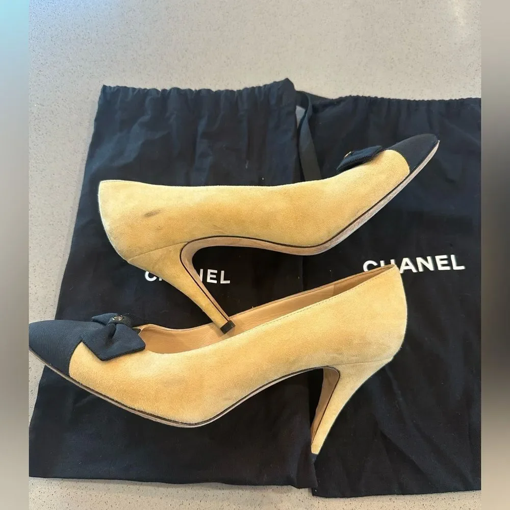 CHANEL Interlocking CC Logo Pumps Women's Size 38.5 - Picture 8 of 8
